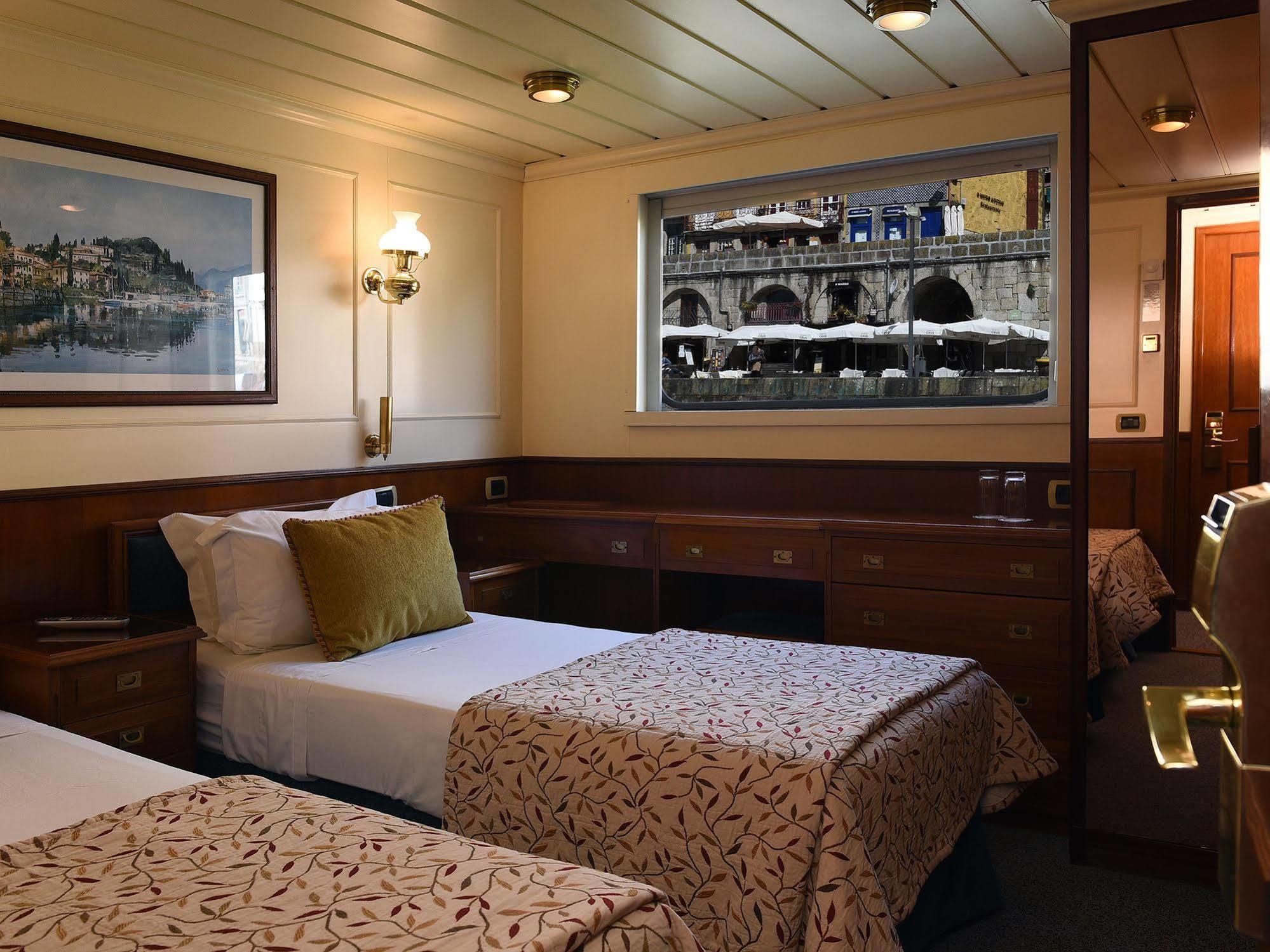 Invicta Ribeira Boat Hotel Porto Exterior photo